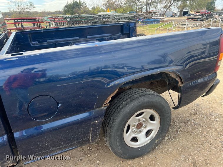 image for item OA9099 2002 Chevrolet Silverado 1500  Ext. Cab pickup truck