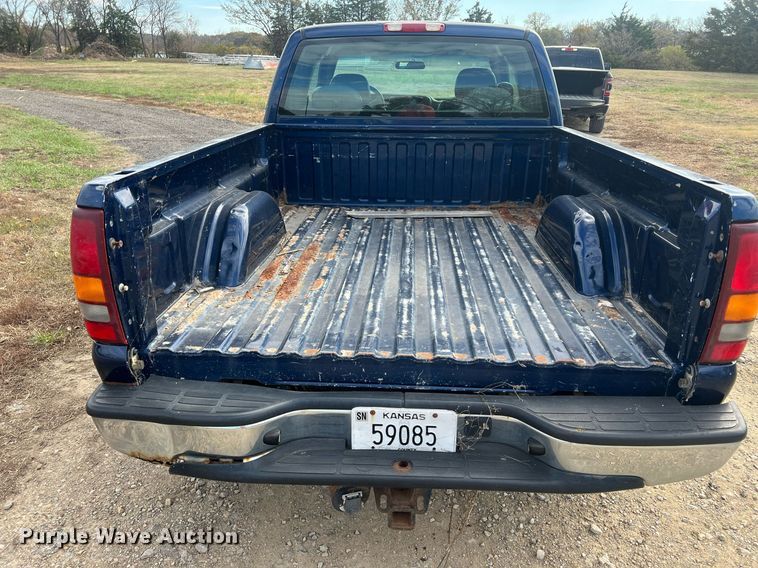 image for item OA9099 2002 Chevrolet Silverado 1500  Ext. Cab pickup truck