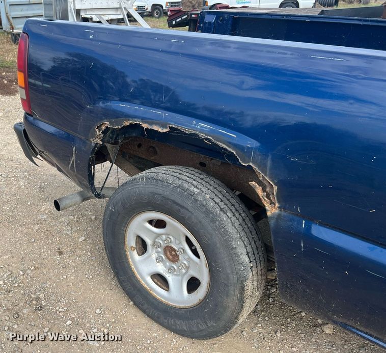 image for item OA9099 2002 Chevrolet Silverado 1500  Ext. Cab pickup truck