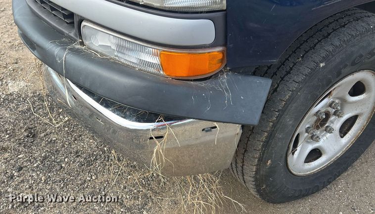 image for item OA9099 2002 Chevrolet Silverado 1500  Ext. Cab pickup truck