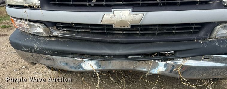 image for item OA9099 2002 Chevrolet Silverado 1500  Ext. Cab pickup truck