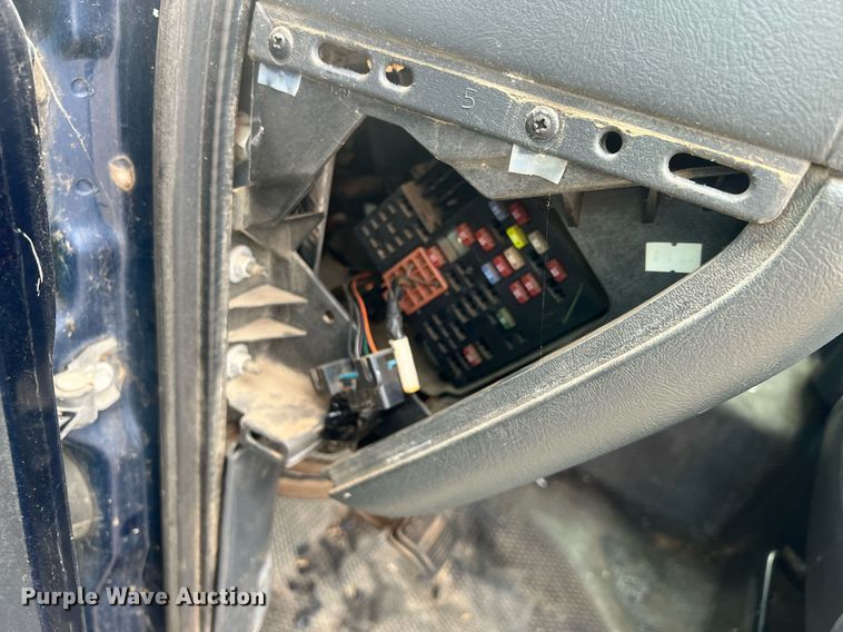 image for item OA9099 2002 Chevrolet Silverado 1500  Ext. Cab pickup truck