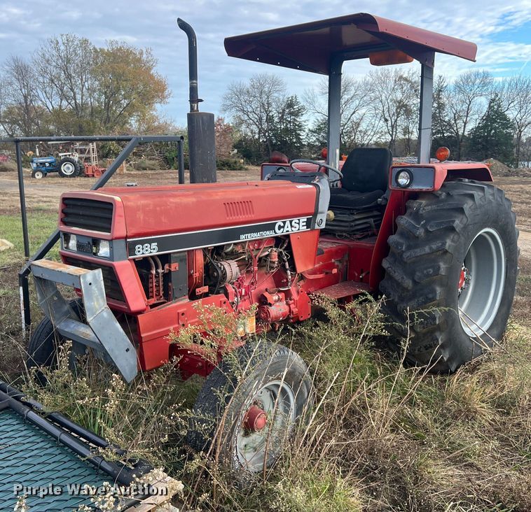 image for item OA9102 1990 Case IH 885  tractor
