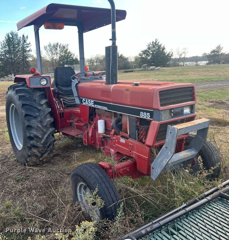 image for item OA9102 1990 Case IH 885  tractor