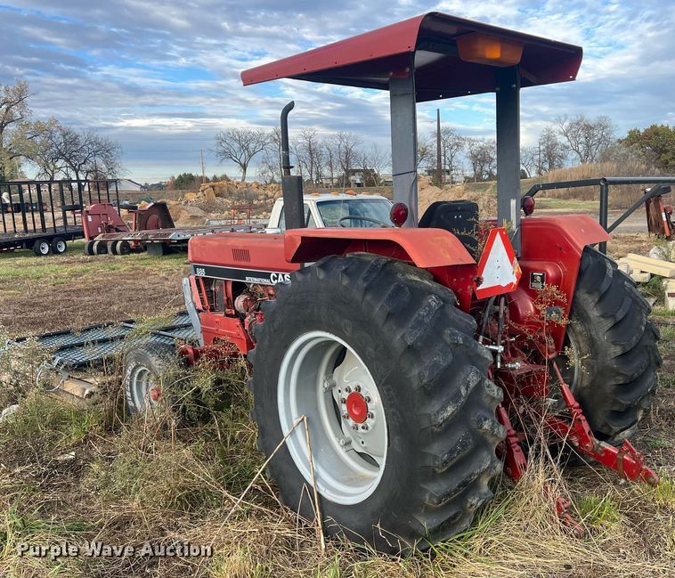 image for item OA9102 1990 Case IH 885  tractor