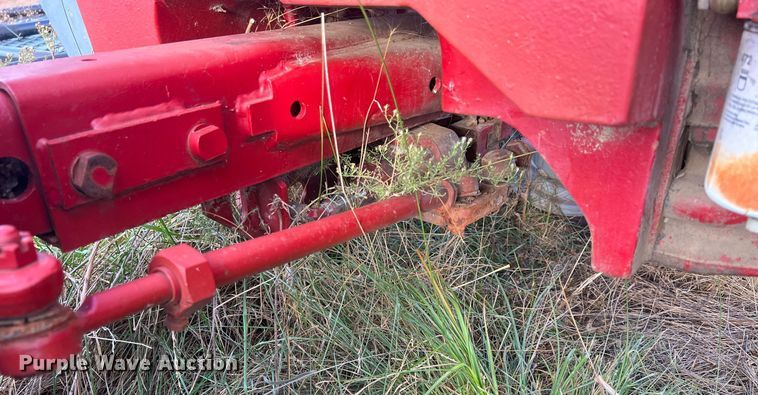 image for item OA9102 1990 Case IH 885  tractor