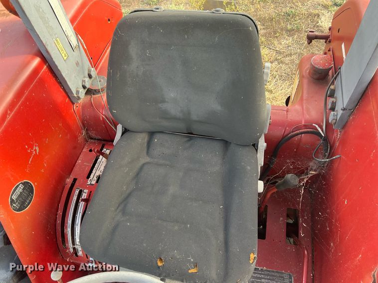 image for item OA9102 1990 Case IH 885  tractor