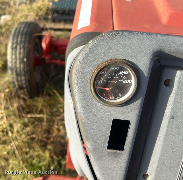 image for item OA9102 1990 Case IH 885  tractor