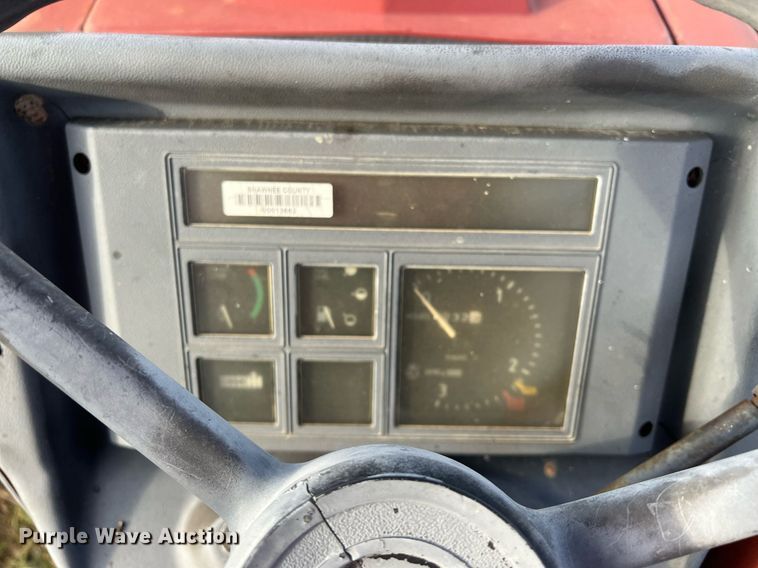 image for item OA9102 1990 Case IH 885  tractor