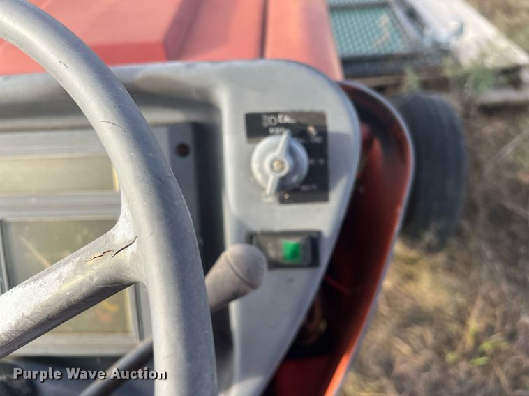 image for item OA9102 1990 Case IH 885  tractor