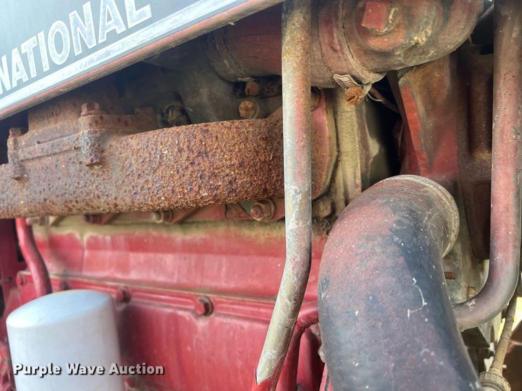 image for item OA9102 1990 Case IH 885  tractor