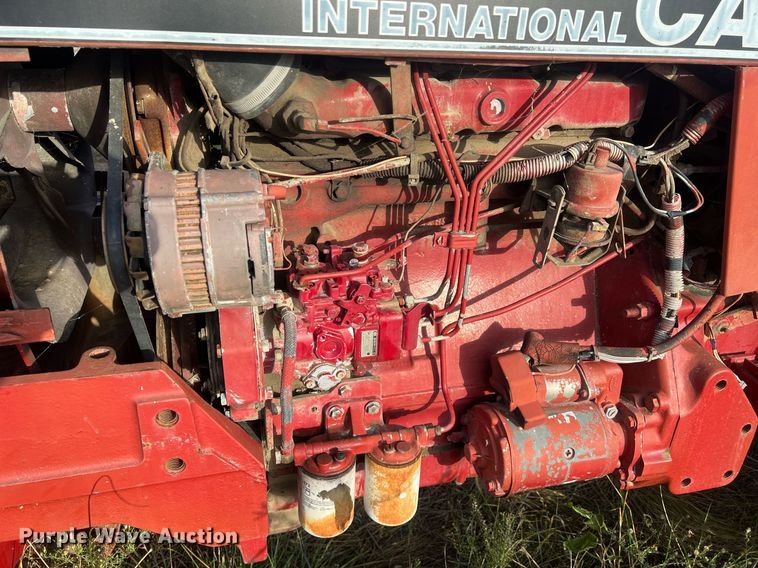 image for item OA9102 1990 Case IH 885  tractor