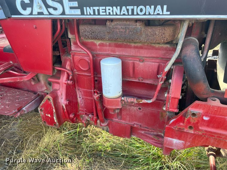 image for item OA9102 1990 Case IH 885  tractor