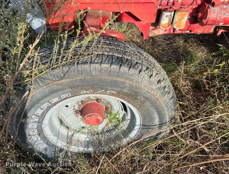 image for item OA9102 1990 Case IH 885  tractor