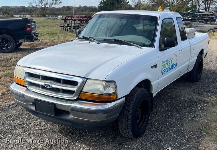 image for item OA9104 1998 Ford Ranger  SuperCab pickup truck