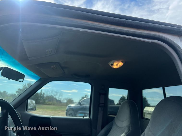 image for item OA9104 1998 Ford Ranger  SuperCab pickup truck