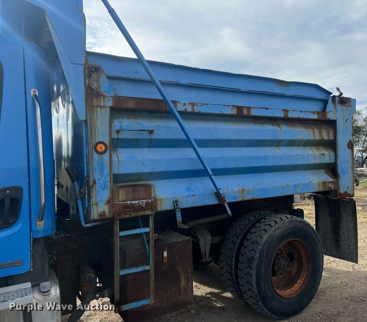 image for item OA9109 2004 Freightliner Business Class M2  dump truck