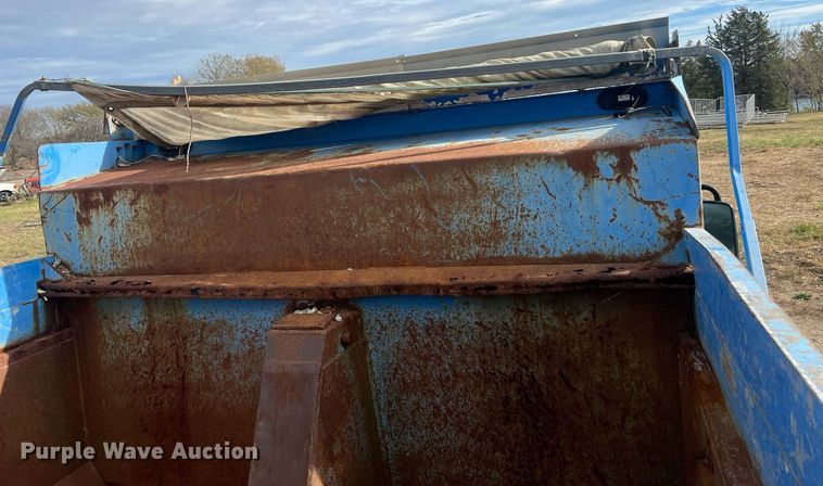 image for item OA9109 2004 Freightliner Business Class M2  dump truck