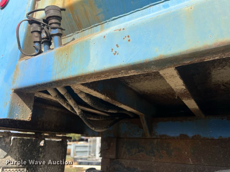 image for item OA9109 2004 Freightliner Business Class M2  dump truck