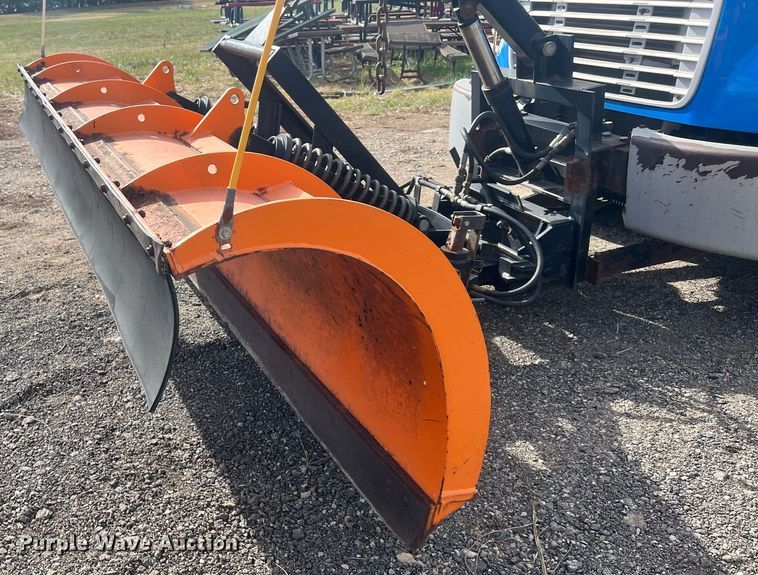 image for item OA9109 2004 Freightliner Business Class M2  dump truck