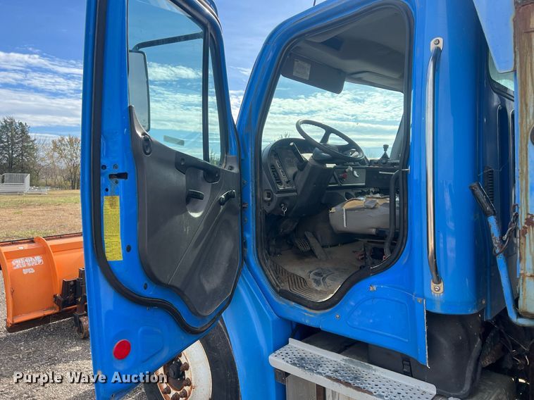 image for item OA9109 2004 Freightliner Business Class M2  dump truck