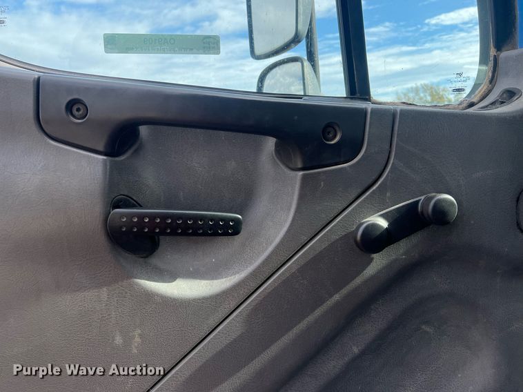 image for item OA9109 2004 Freightliner Business Class M2  dump truck