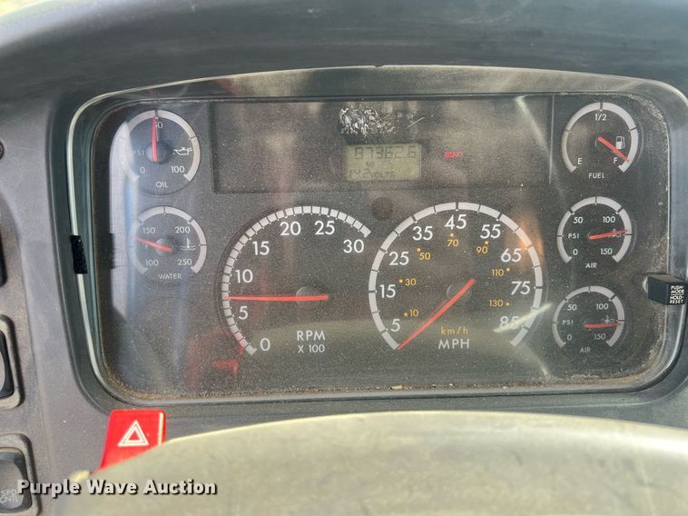 image for item OA9109 2004 Freightliner Business Class M2  dump truck