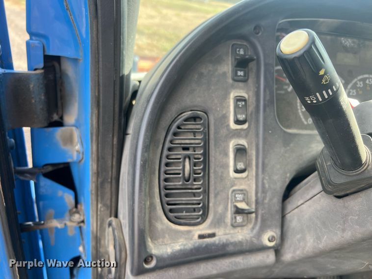 image for item OA9109 2004 Freightliner Business Class M2  dump truck