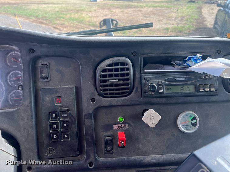 image for item OA9109 2004 Freightliner Business Class M2  dump truck