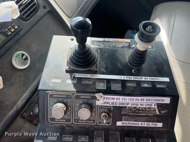 image for item OA9109 2004 Freightliner Business Class M2  dump truck