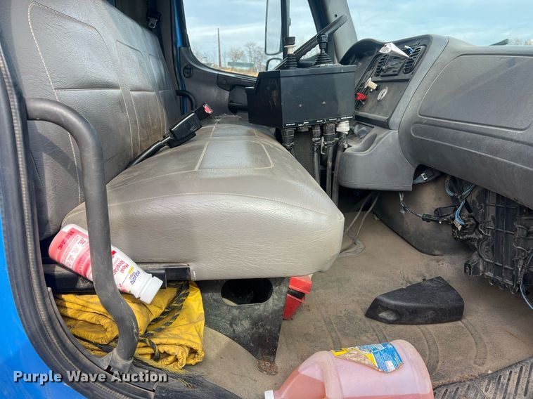 image for item OA9109 2004 Freightliner Business Class M2  dump truck