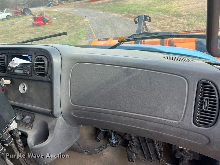 image for item OA9109 2004 Freightliner Business Class M2  dump truck