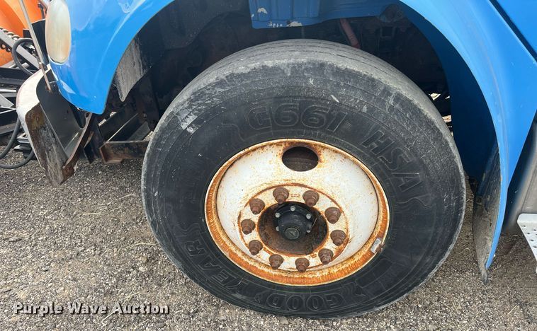 image for item OA9109 2004 Freightliner Business Class M2  dump truck