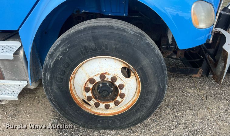 image for item OA9109 2004 Freightliner Business Class M2  dump truck