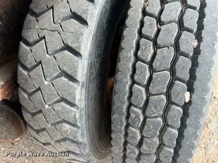 image for item OA9109 2004 Freightliner Business Class M2  dump truck