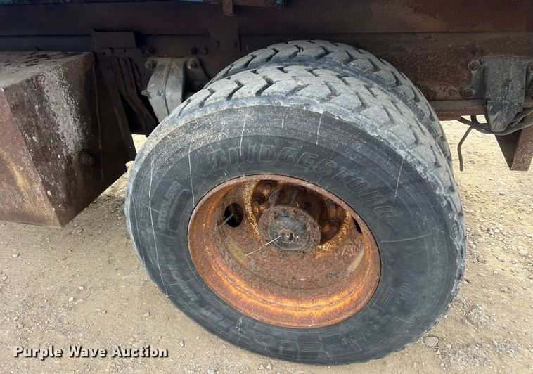 image for item OA9109 2004 Freightliner Business Class M2  dump truck