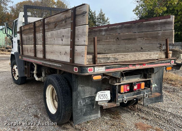 image for item OA9112 1992 Ford Cargo 7000  dump flatbed truck