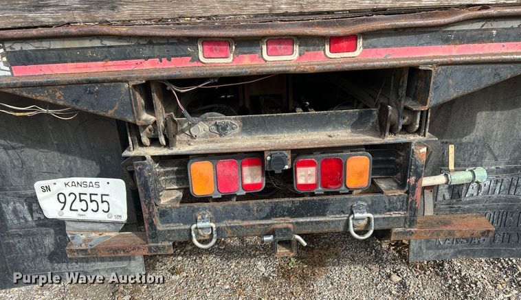 image for item OA9112 1992 Ford Cargo 7000  dump flatbed truck