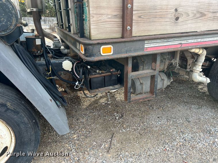 image for item OA9112 1992 Ford Cargo 7000  dump flatbed truck