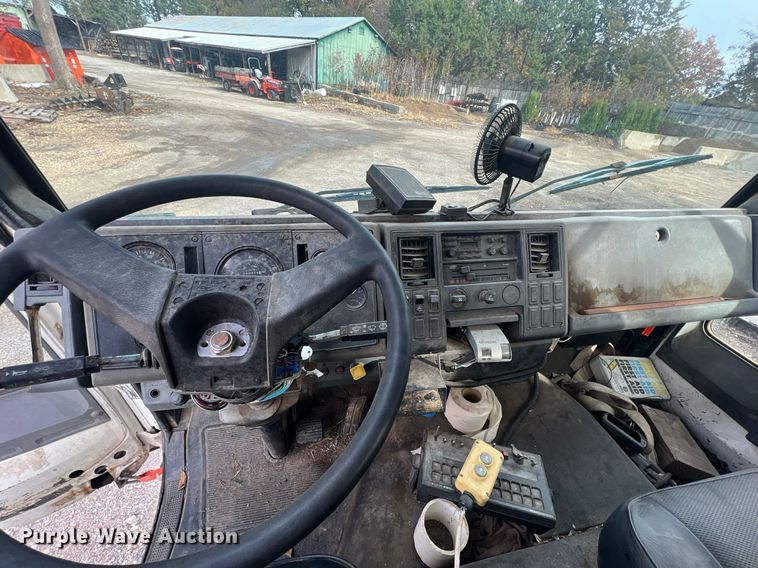 image for item OA9112 1992 Ford Cargo 7000  dump flatbed truck