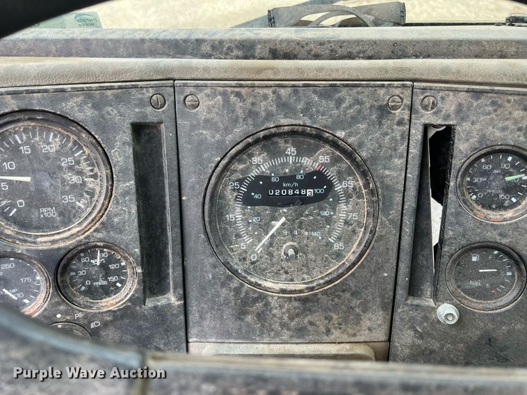 image for item OA9112 1992 Ford Cargo 7000  dump flatbed truck