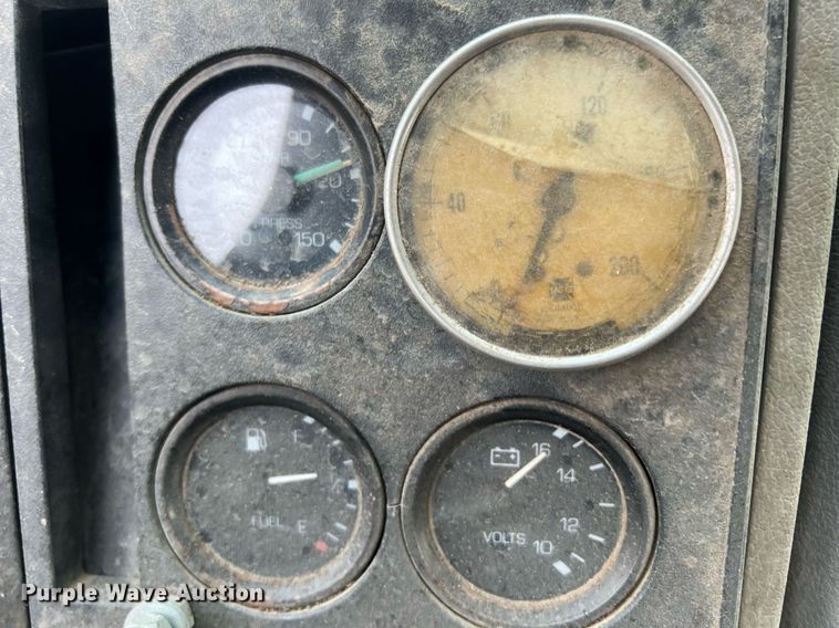 image for item OA9112 1992 Ford Cargo 7000  dump flatbed truck