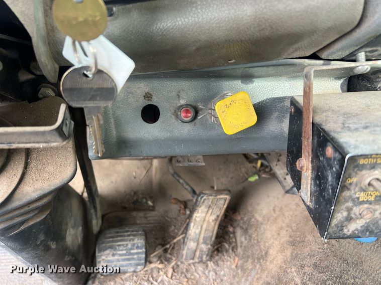 image for item OA9112 1992 Ford Cargo 7000  dump flatbed truck