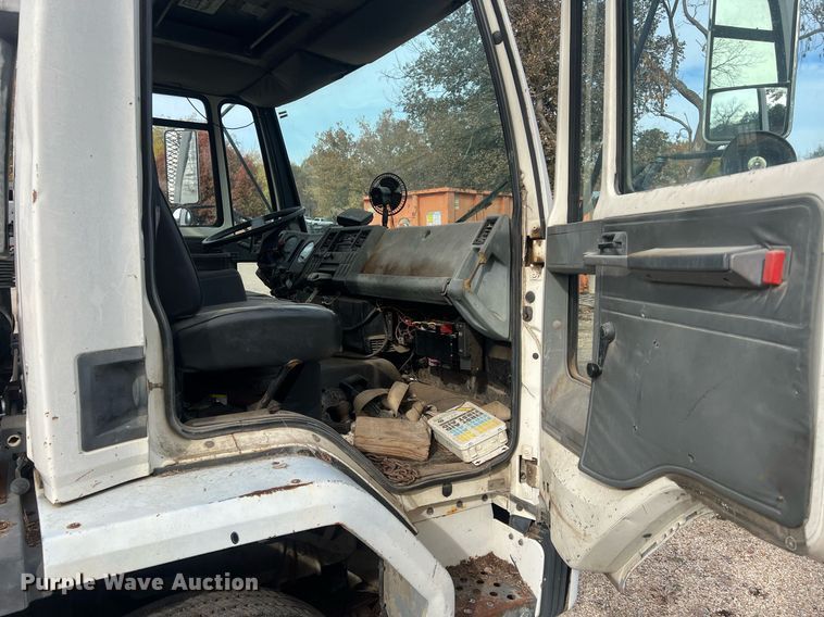 image for item OA9112 1992 Ford Cargo 7000  dump flatbed truck