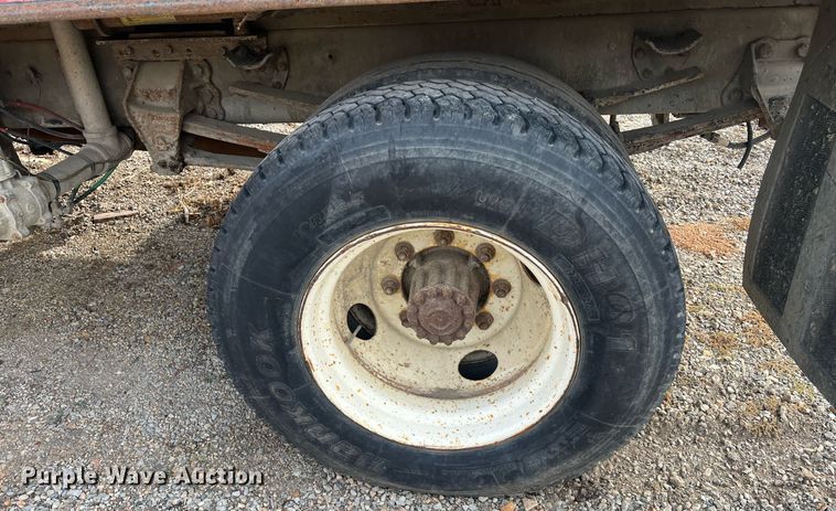 image for item OA9112 1992 Ford Cargo 7000  dump flatbed truck