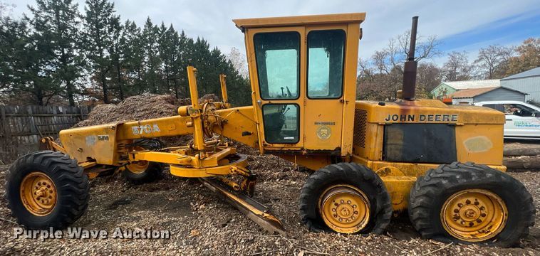 image for item OA9113 John Deere 570A  motor grader