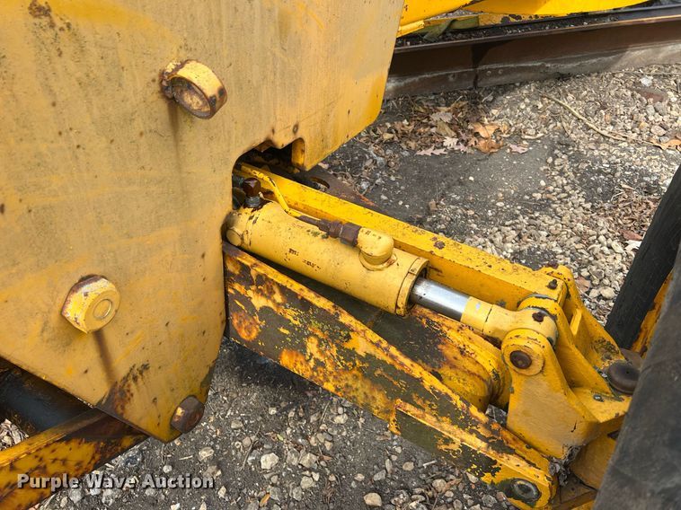 image for item OA9113 John Deere 570A  motor grader