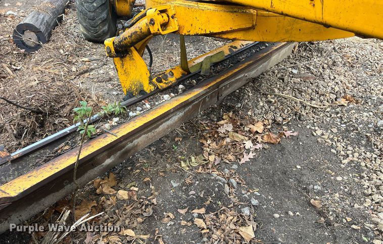 image for item OA9113 John Deere 570A  motor grader