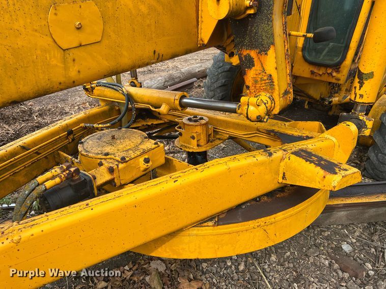 image for item OA9113 John Deere 570A  motor grader