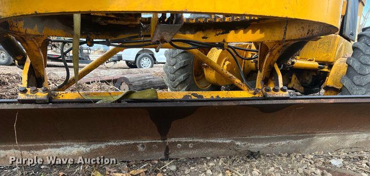 image for item OA9113 John Deere 570A  motor grader